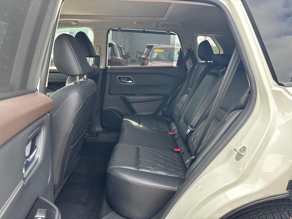 Used 2023 Nissan Rogue Platinum w/ Platinum Premium Package AWD/4WD image 14