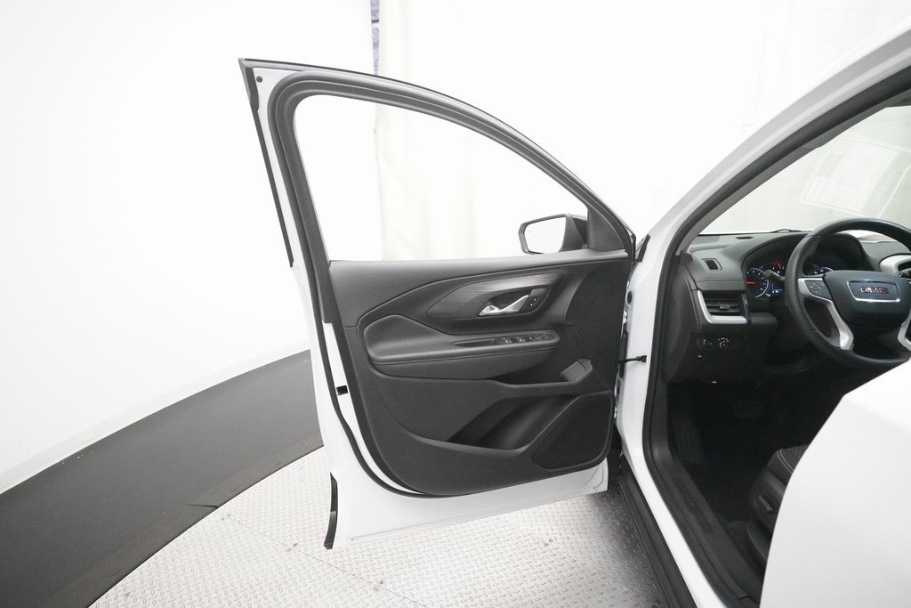 Used 2023 GMC Terrain SLE w/ Driver Convenience Package image 27