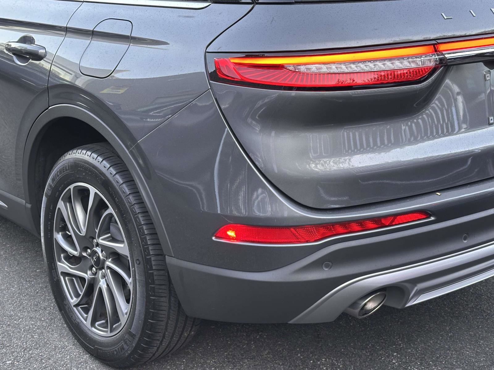 Used 2022 Lincoln Corsair AWD w/ Equipment Group 101A image 6