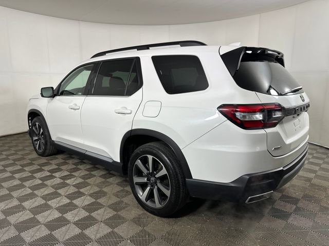 Used 2023 Honda Pilot Touring image 5