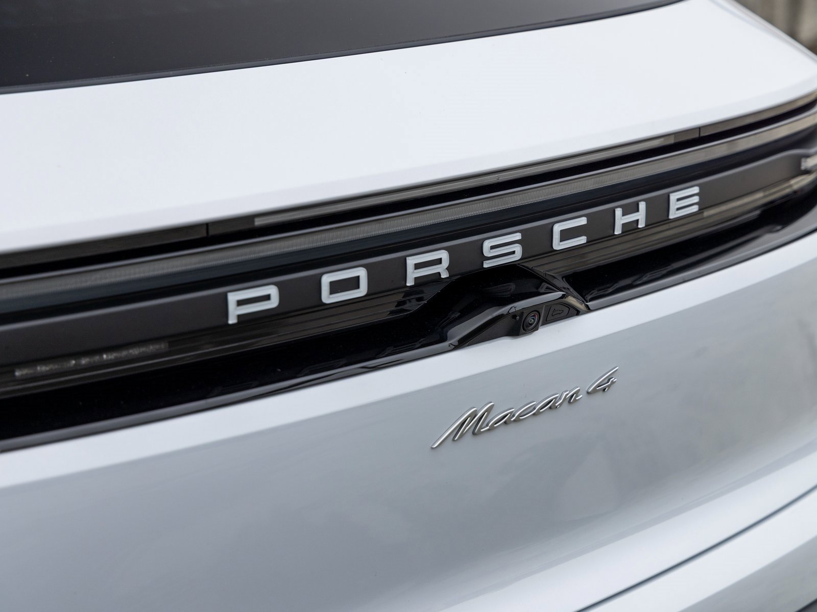 Certified 2024 Porsche Macan 4 Electric image 20