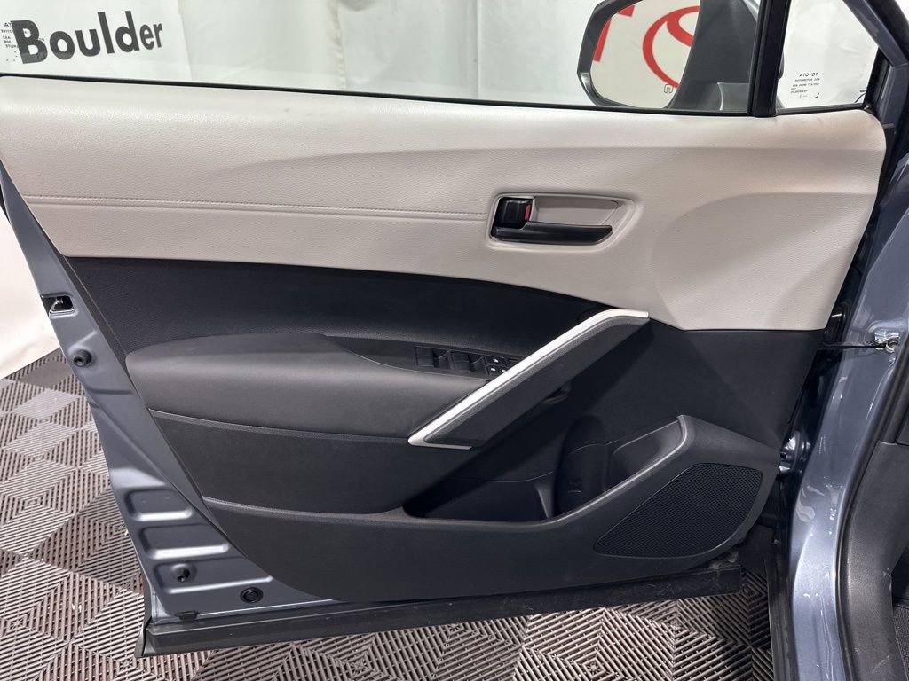 Used 2026 Toyota Corolla Cross L image 23