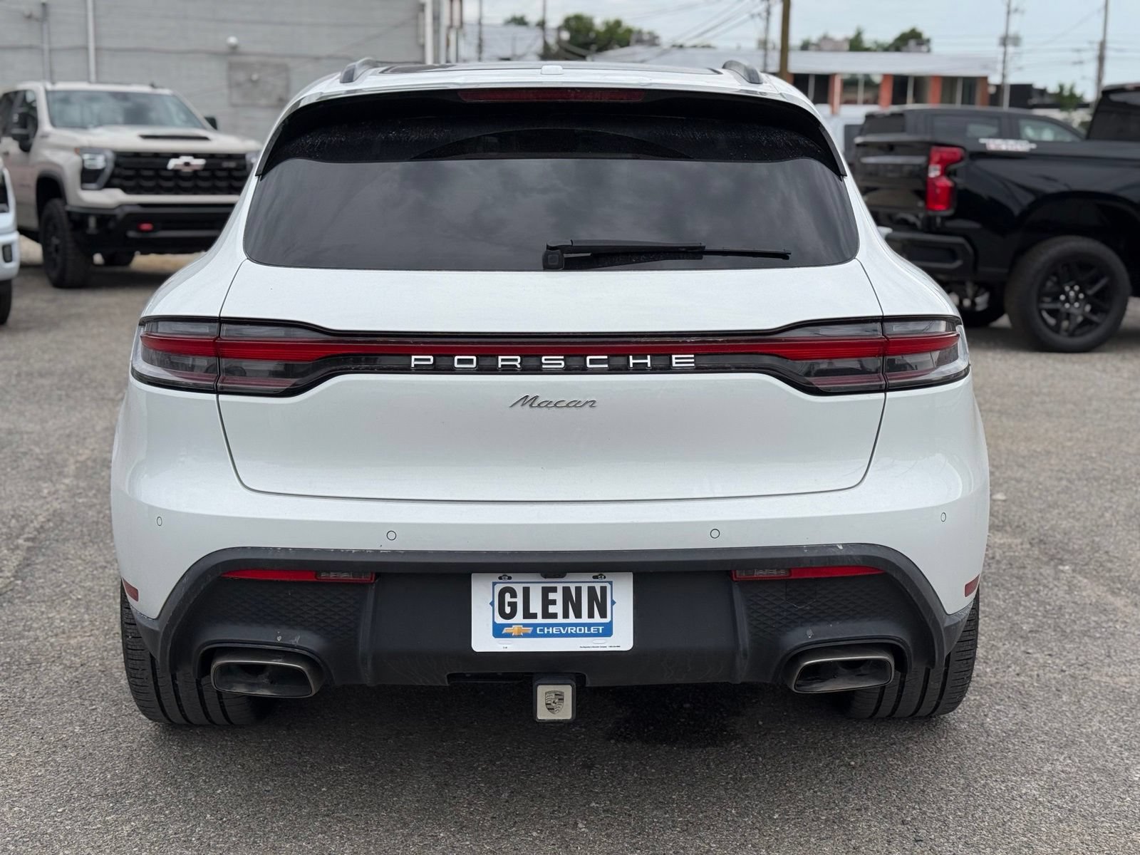 Used 2023 Porsche Macan AWD/4WD image 5