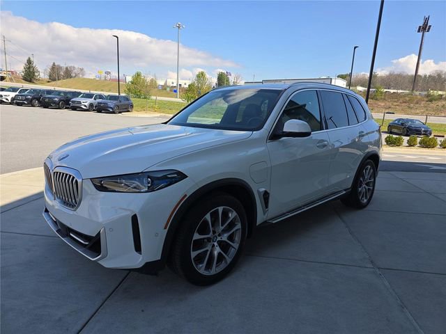 Used 2024 BMW X5 xDrive50e image 9