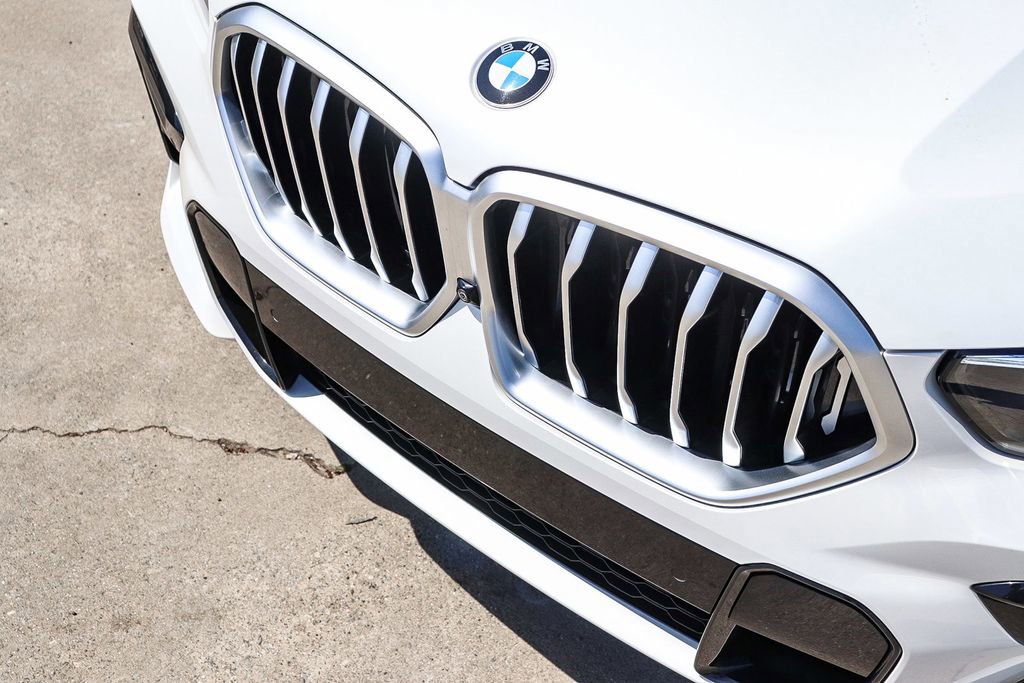 Used 2023 BMW X6 xDrive40i w/ M Sport Package AWD/4WD image 10