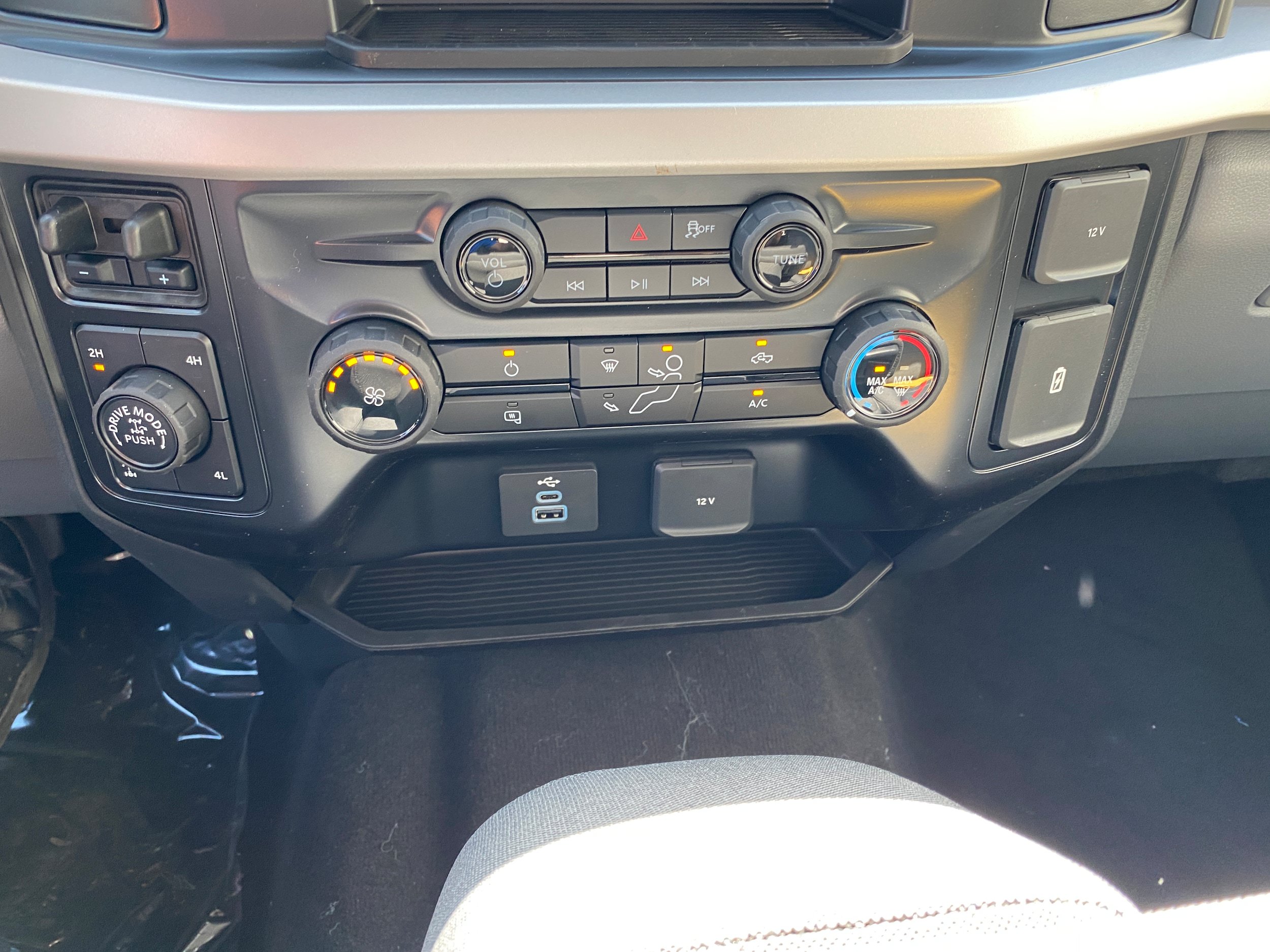 New 2027 Ford F250 XL w/ Tremor Off-Road Package AWD/4WD image 33