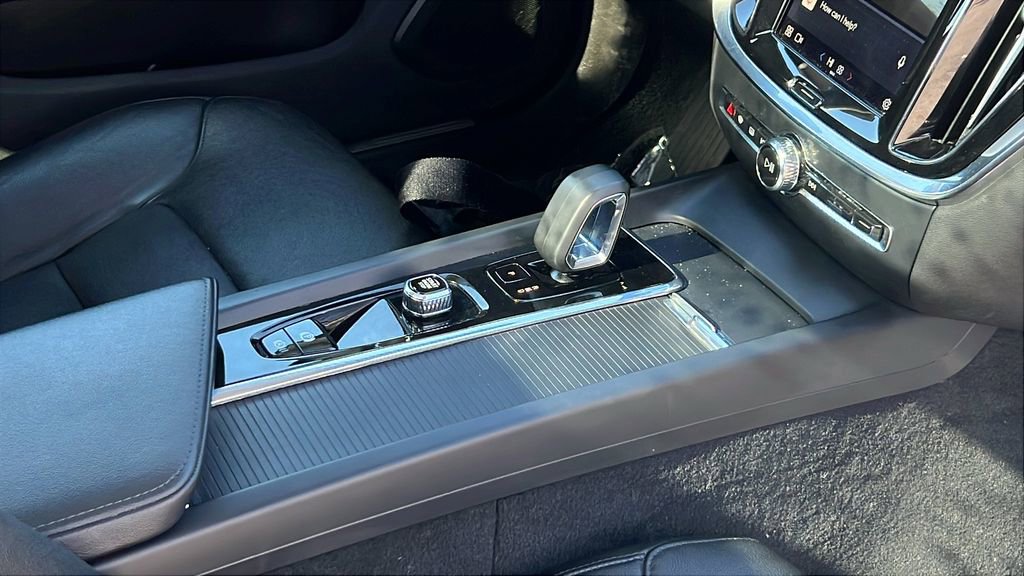 Used 2024 Volvo S60 B5 Core image 12