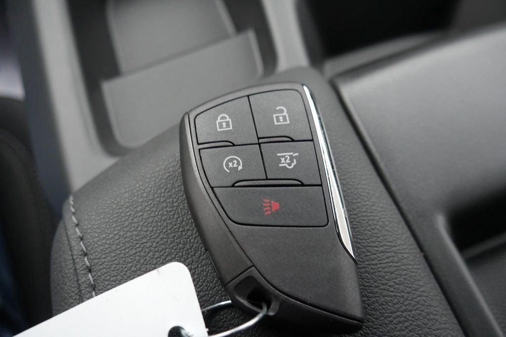 New 2026 Chevrolet Suburban LS image 19