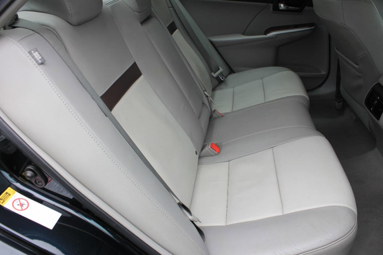Used 2012 Toyota Camry XLE FWD image 16