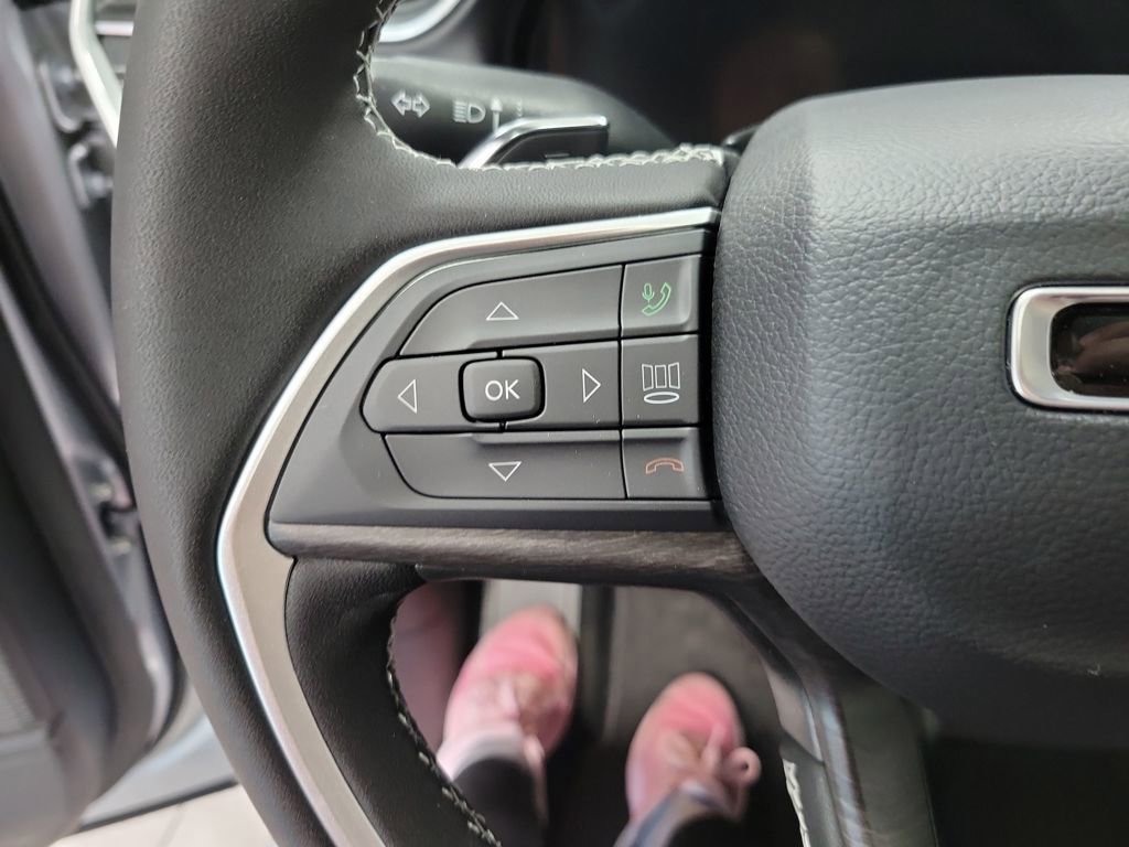 New 2025 Jeep Grand Cherokee L Limited w/ Black Appearance Package image 13