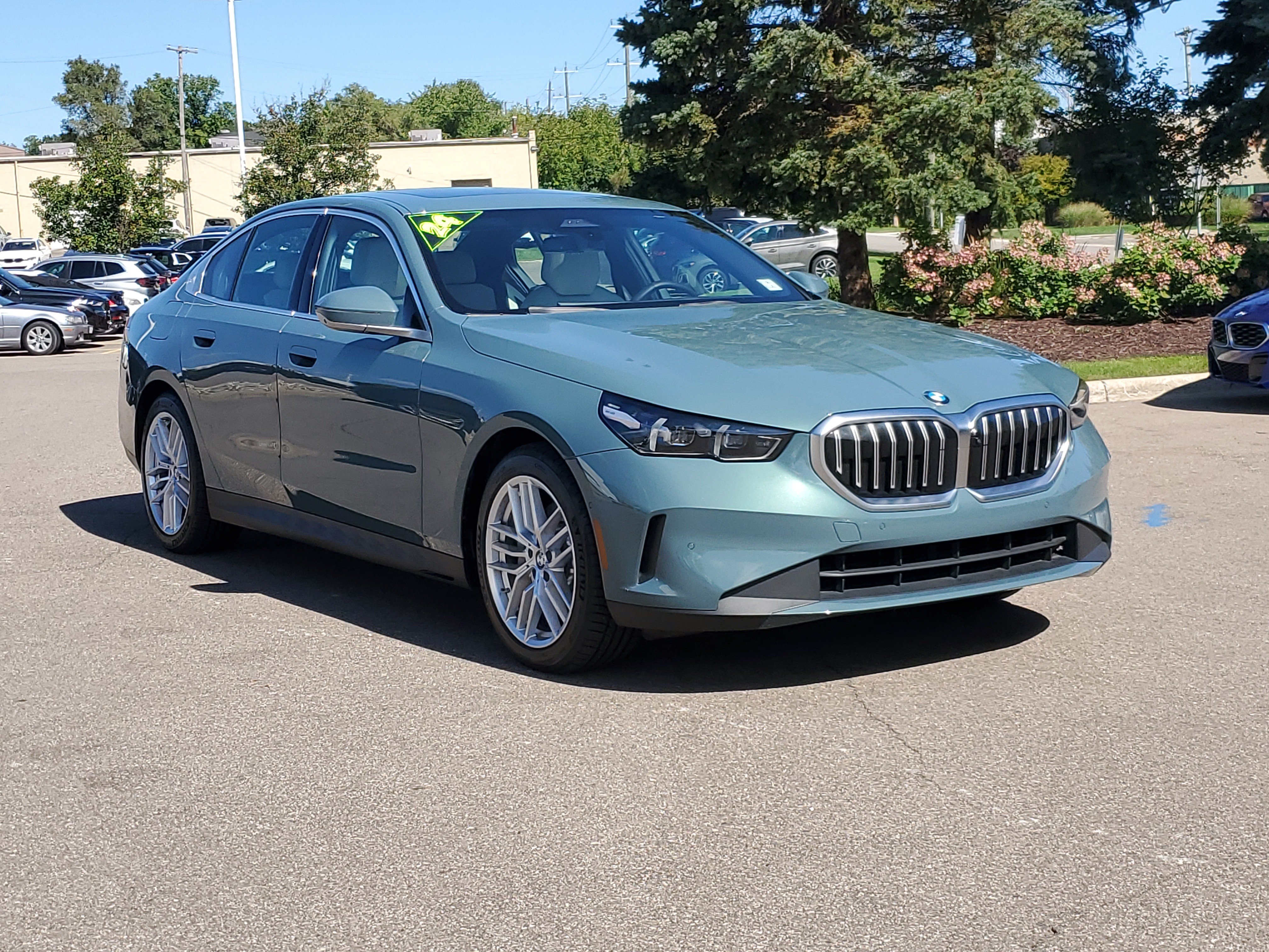 Used 2024 BMW 530i xDrive w/ Premium Package AWD/4WD image 7
