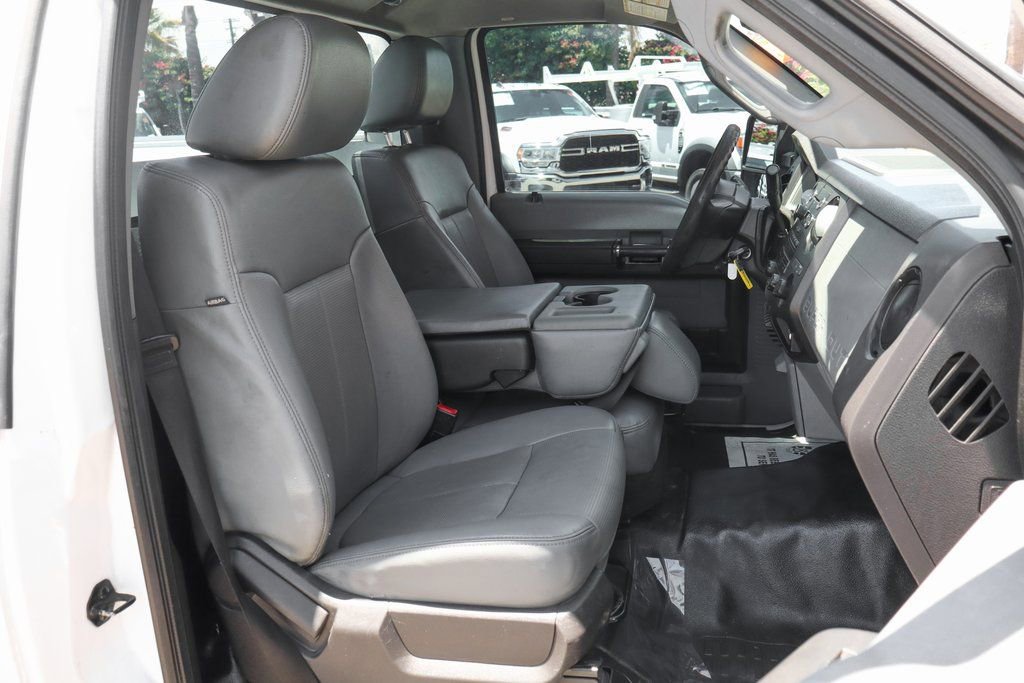 Used 2016 Ford F550 2WD Regular Cab Super Duty image 26