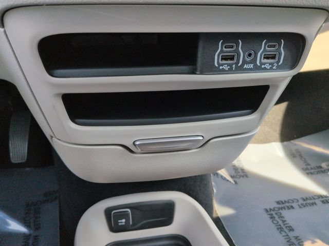 Certified 2024 Chrysler Pacifica Touring-L FWD image 22