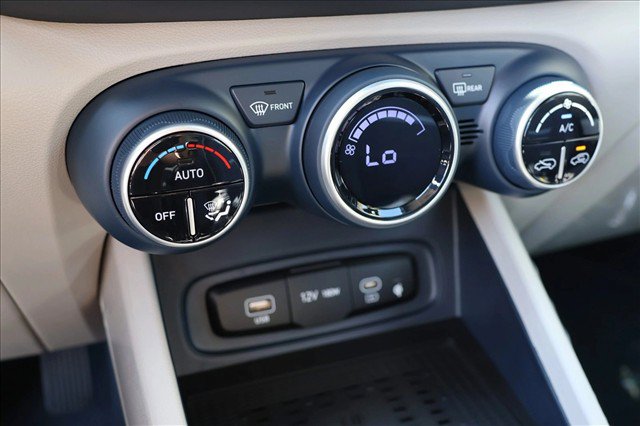 New 2026 Hyundai Venue SEL FWD image 19