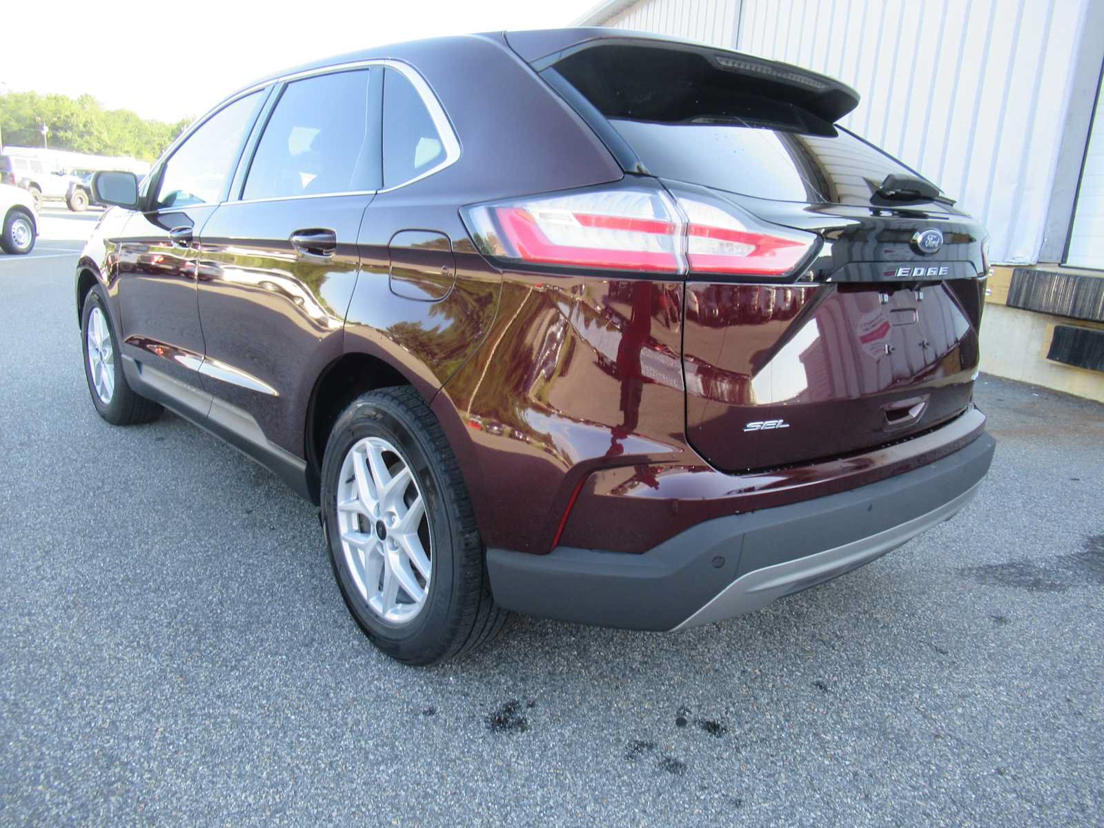 Used 2024 Ford Edge SEL AWD/4WD image 7