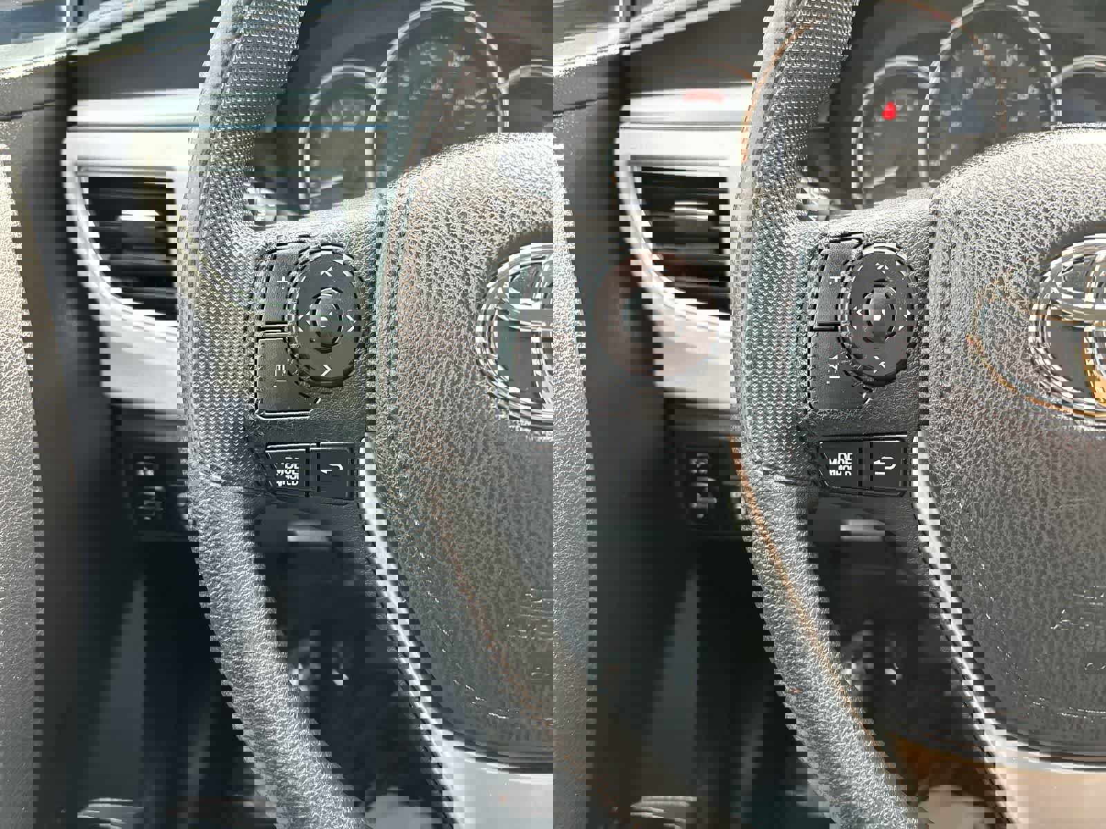 Used 2015 Toyota Corolla LE image 13