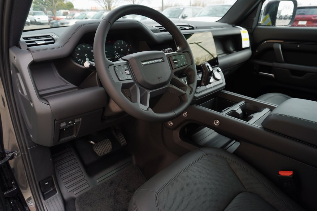 Certified 2026 Land Rover Defender 130 X-Dynamic SE AWD/4WD image 12