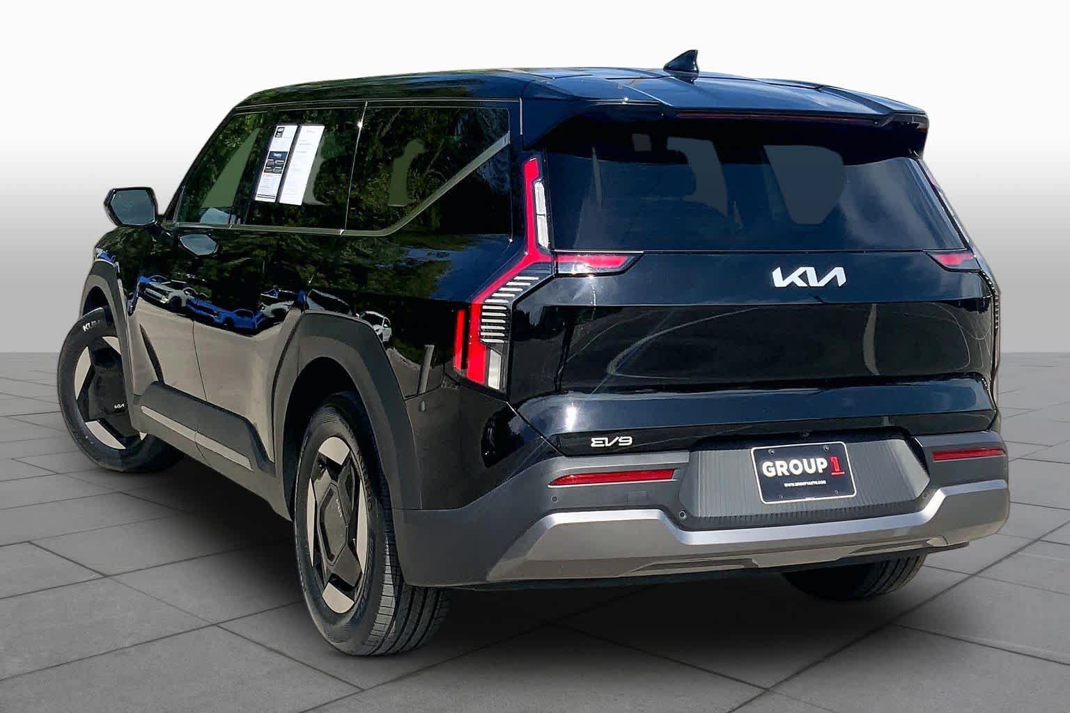 Certified 2024 Kia EV9 Light Long Range RWD image 10