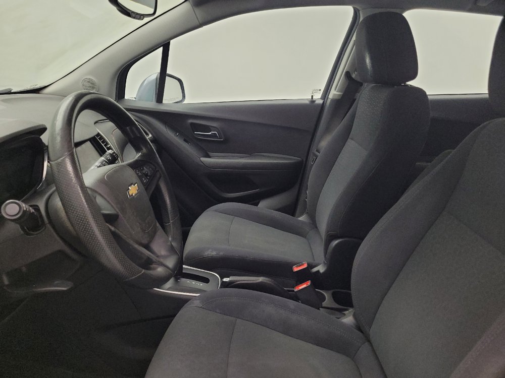 Used 2020 Chevrolet Trax LS FWD image 17