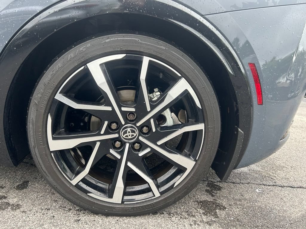 Used 2023 Toyota Prius Prime FWD image 25