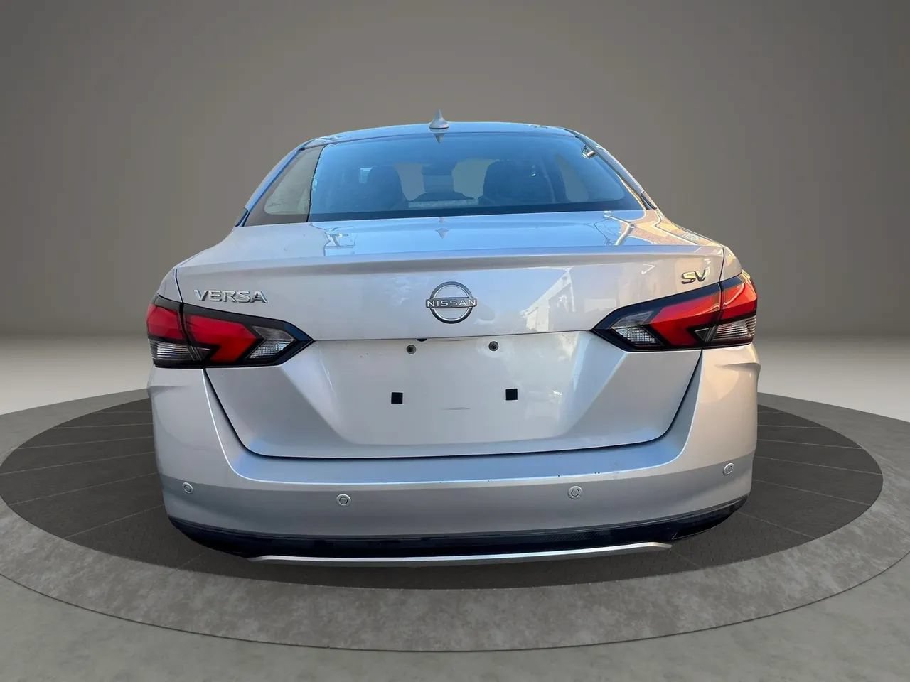 Used 2023 Nissan Versa SV FWD image 4