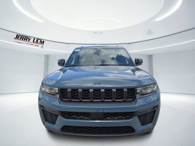 New 2026 Jeep Grand Cherokee Limited w/ Limited Altitude Package RWD image 8