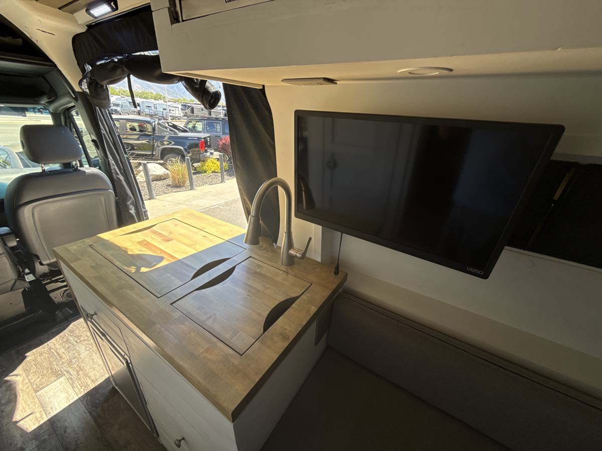 Used 2022 Mercedes-Benz Sprinter 2500 image 19