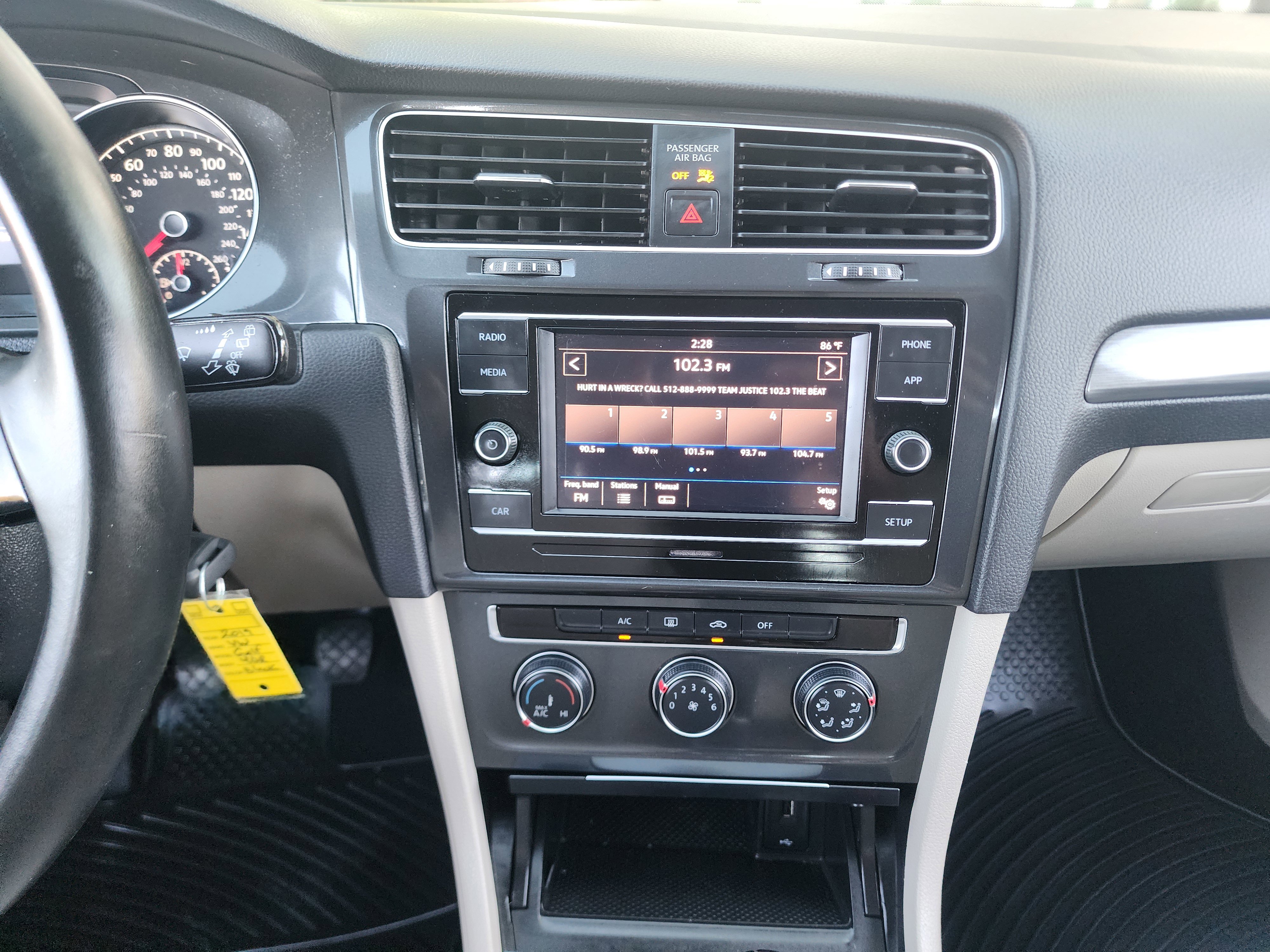 Used 2019 Volkswagen Golf S image 30