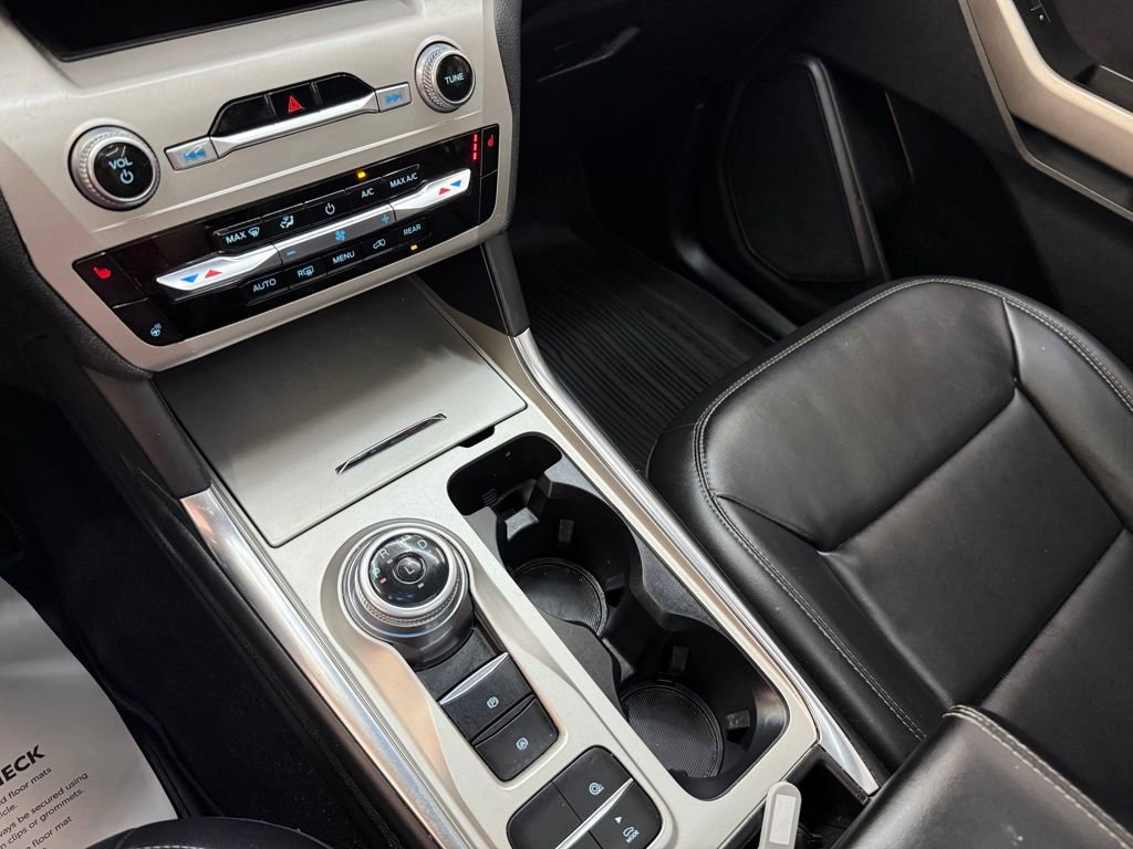 Used 2023 Ford Explorer XLT w/ Equipment Group 202A image 15