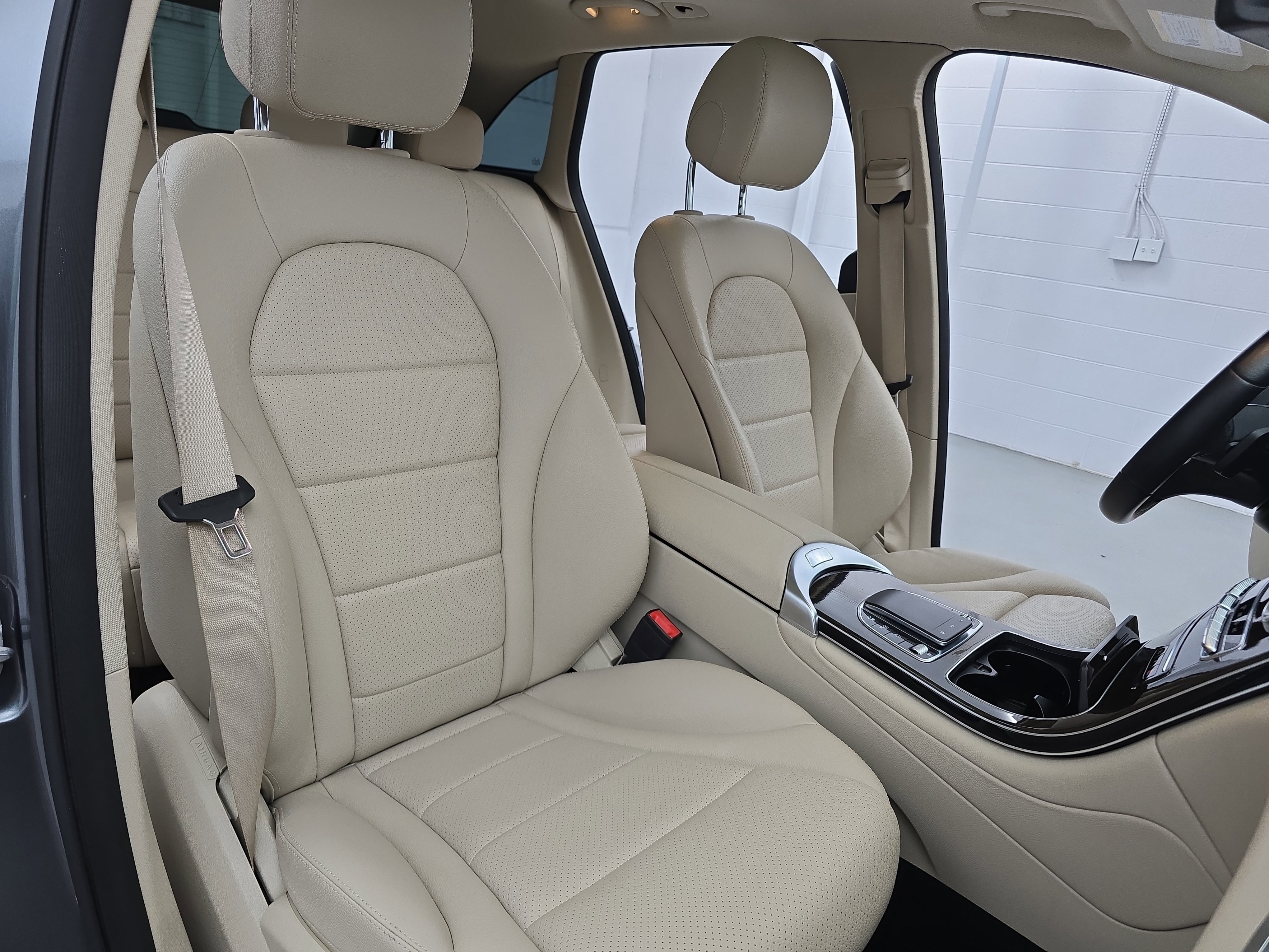 Certified 2021 Mercedes-Benz GLC 300 w/ Premium Package image 10