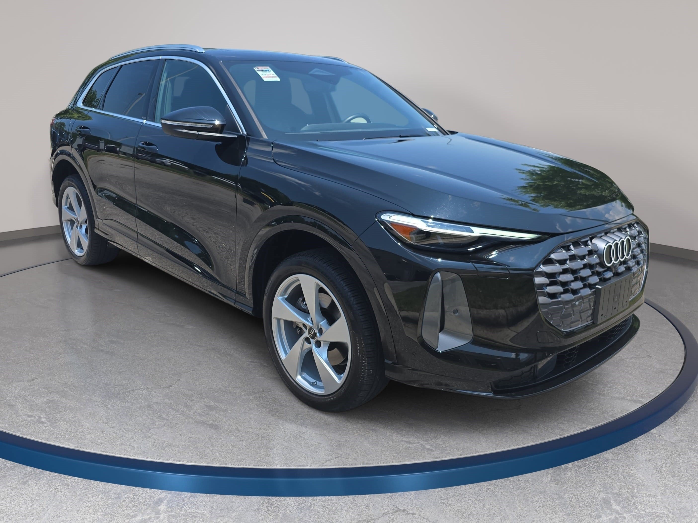 Certified 2025 Audi Q5 Premium Plus w/ Premium Plus AWD/4WD image 3