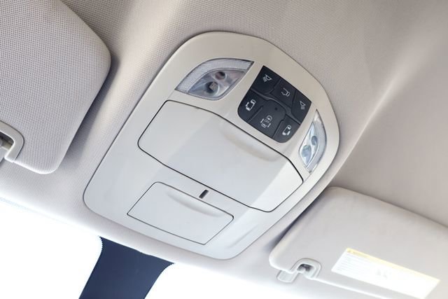 Used 2022 Chrysler Voyager LX image 26