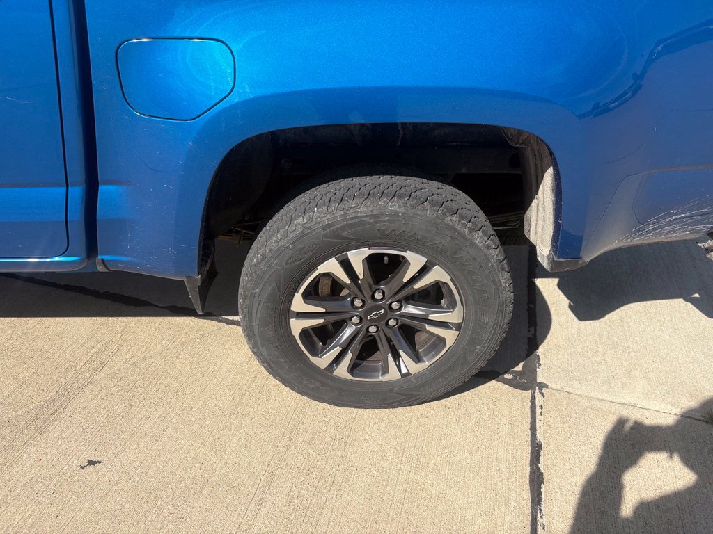 Used 2022 Chevrolet Colorado Z71 w/ Safety Package AWD/4WD image 23