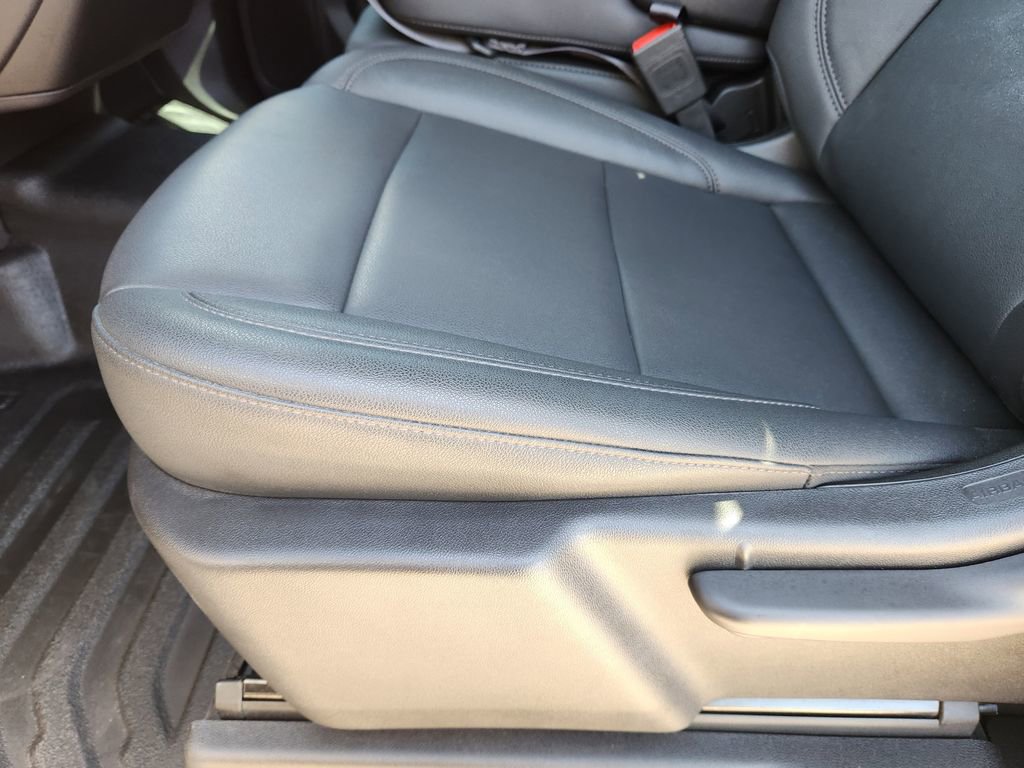Used 2025 Chevrolet Silverado 1500 W/T w/ WT Value Package image 31