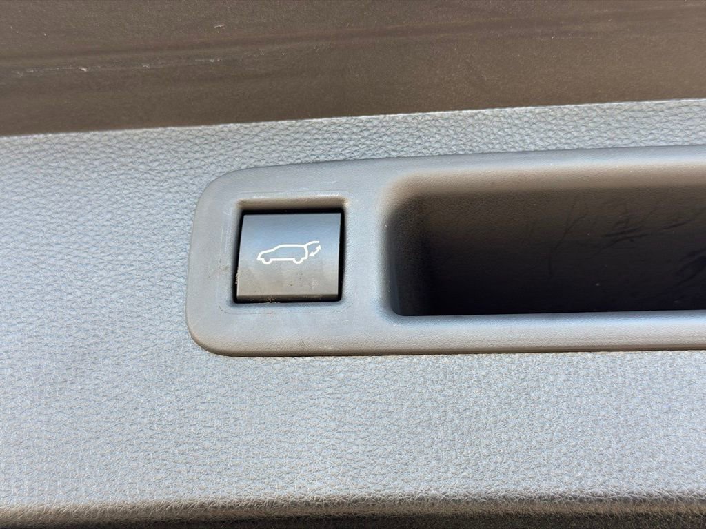 Used 2022 Toyota Highlander XLE image 25