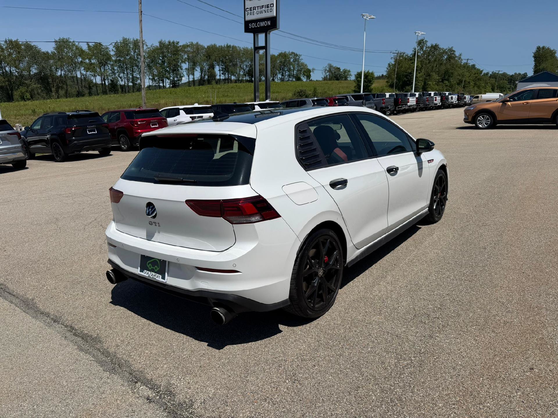 Used 2024 Volkswagen GTI SE FWD image 6