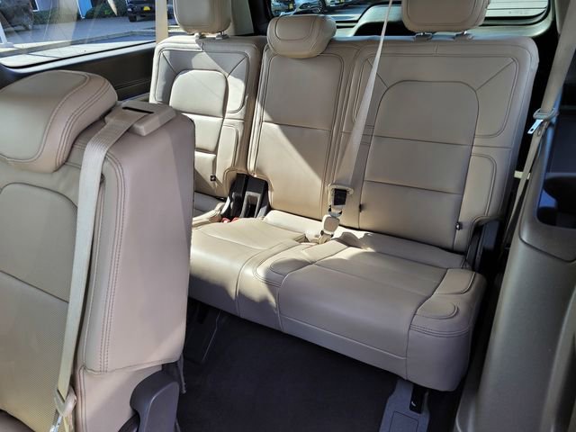 Used 2023 Lincoln Navigator L Reserve image 14