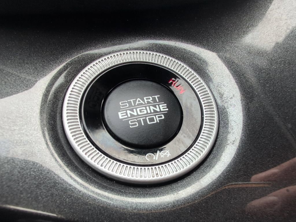 Used 2023 Jeep Grand Cherokee Altitude image 30