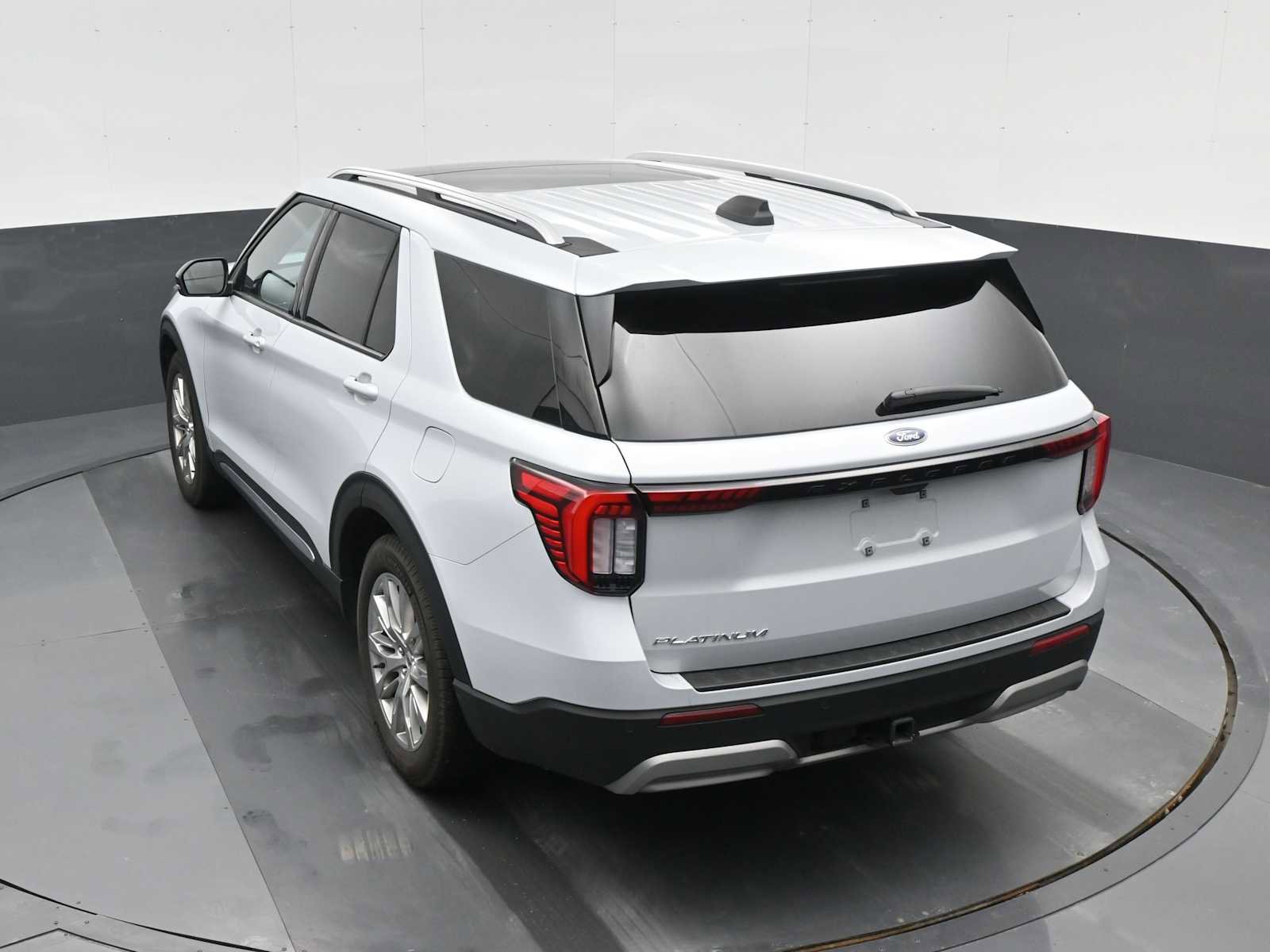 Used 2025 Ford Explorer Platinum image 25
