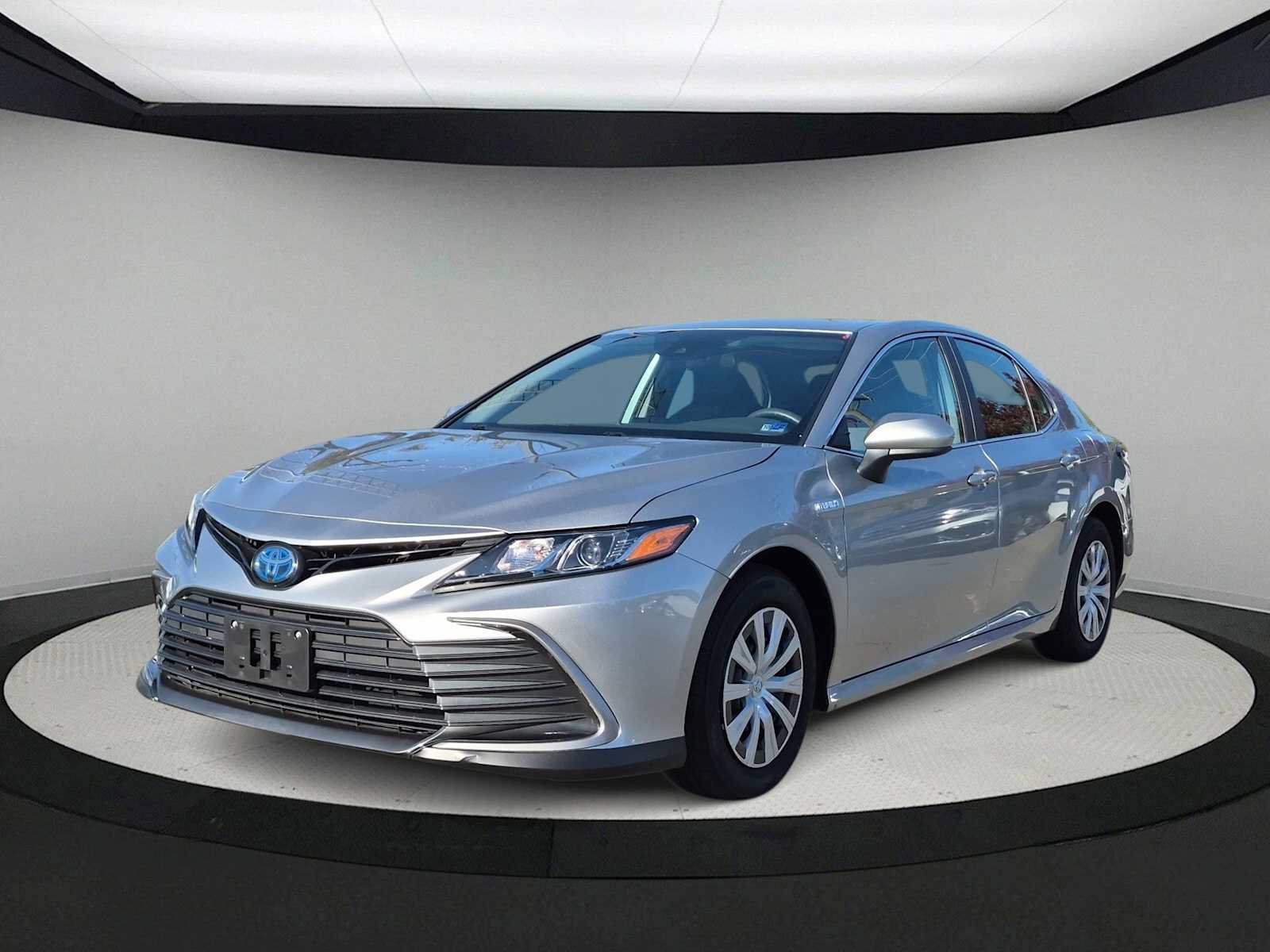 Used 2021 Toyota Camry LE FWD image 4