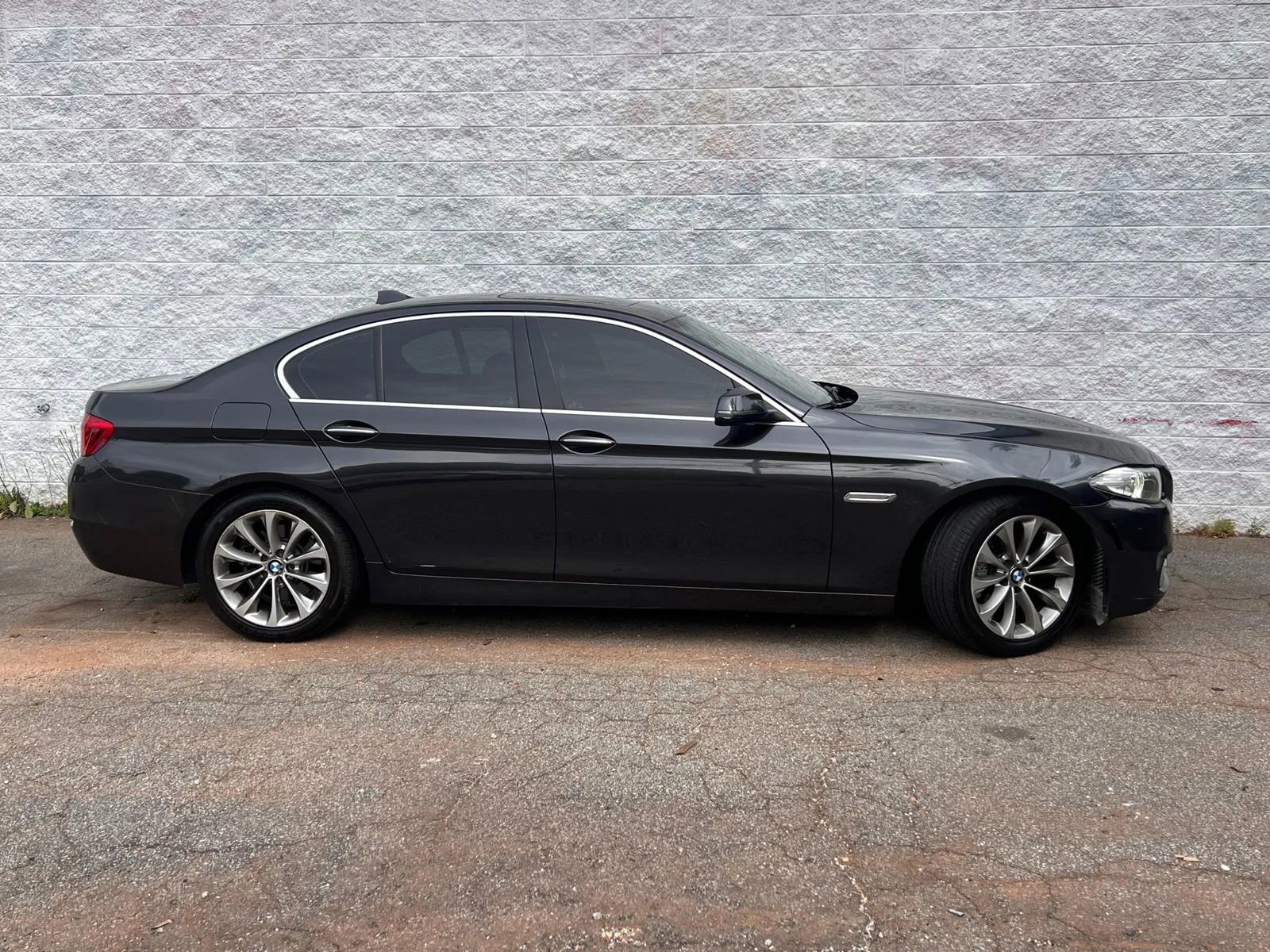 Used 2016 BMW 528i Sedan RWD image 2