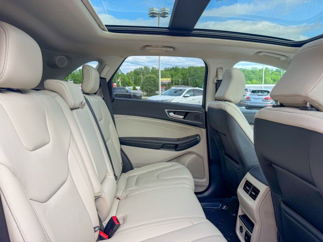 Used 2021 Ford Edge Titanium FWD image 16