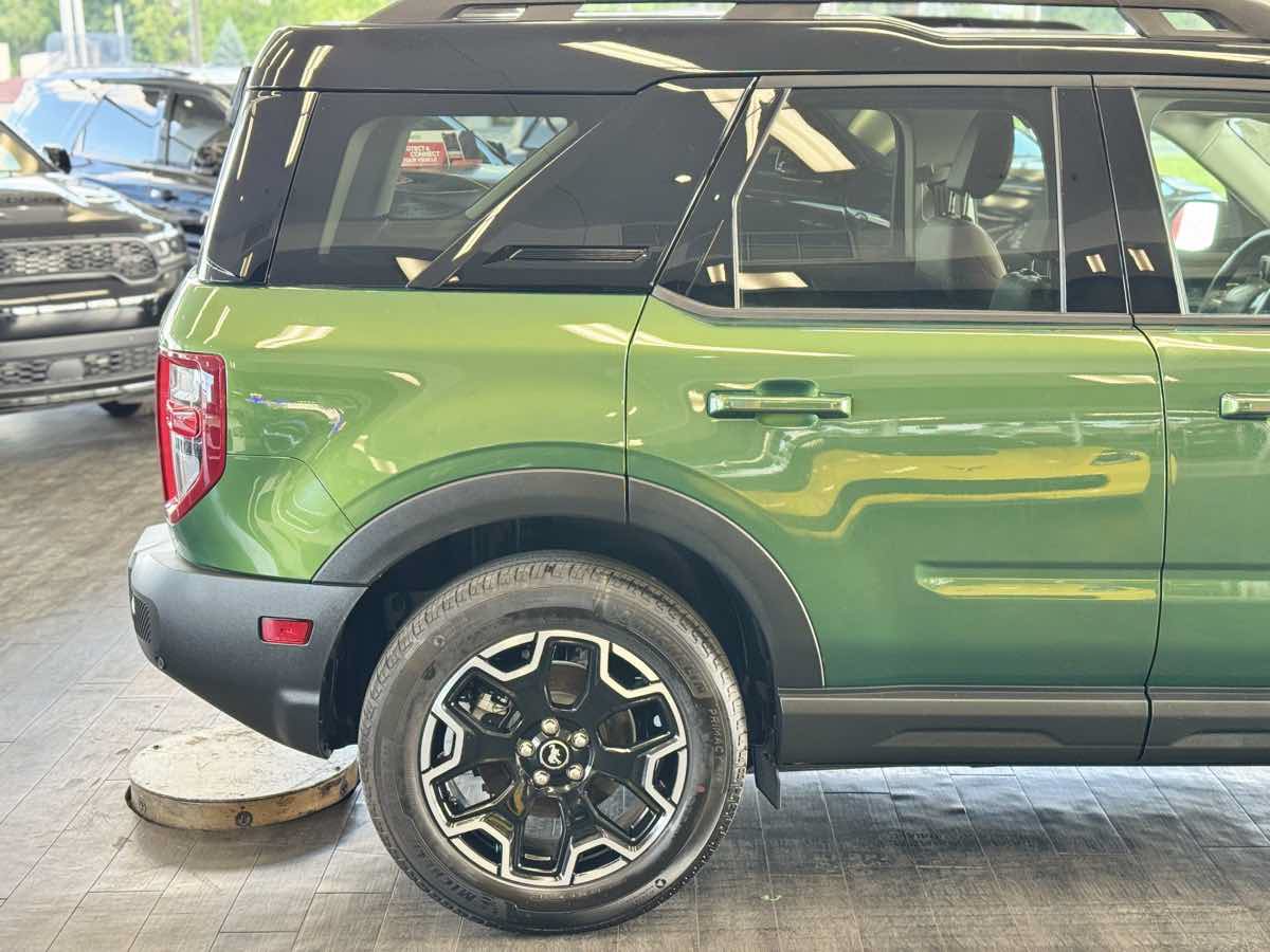 Used 2025 Ford Bronco Sport Outer Banks AWD/4WD image 5