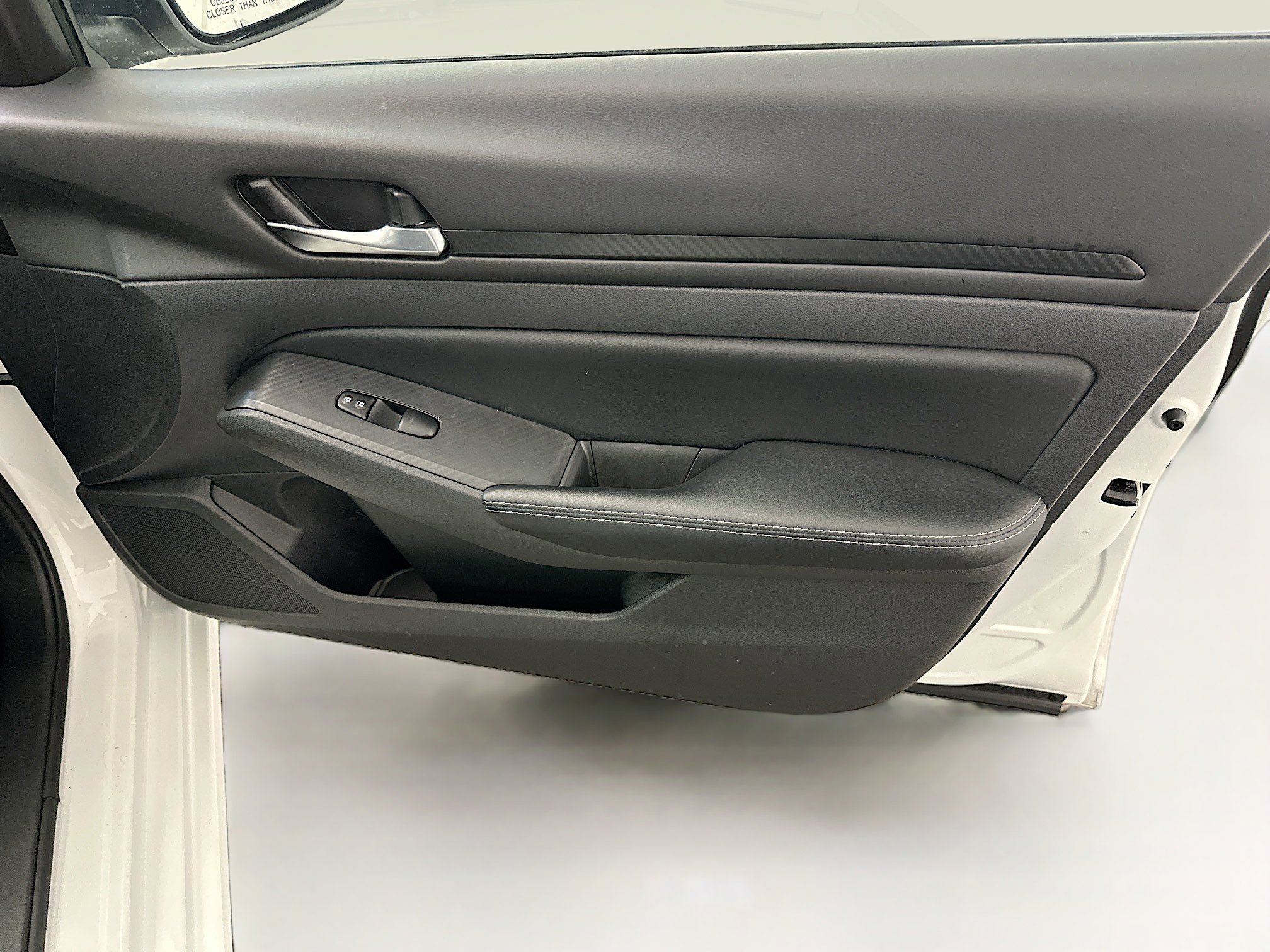 Used 2025 Nissan Altima 2.5 SV image 31