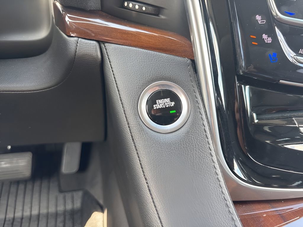 Used 2020 Cadillac Escalade Luxury image 24