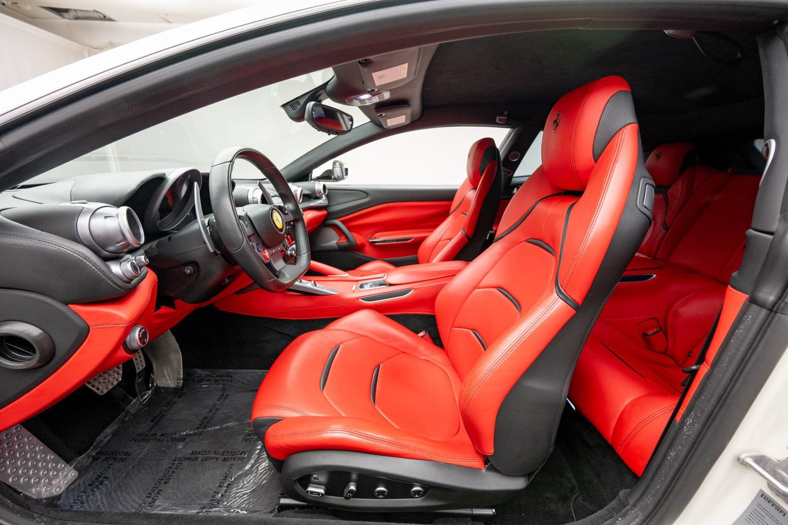 Used 2018 Ferrari GTC4Lusso T RWD image 12