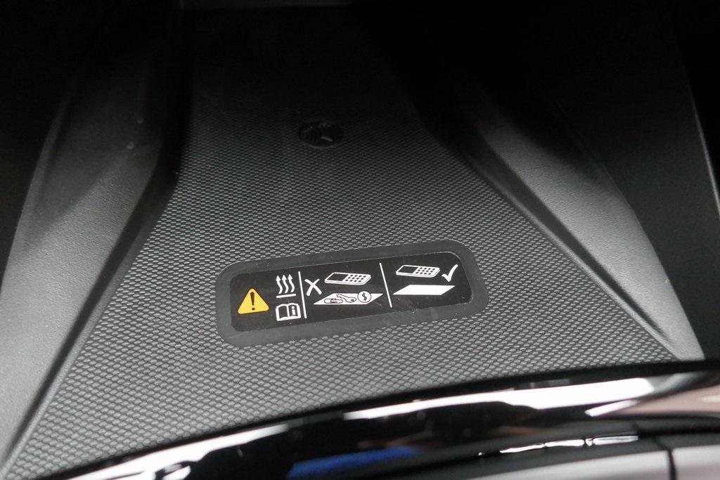 New 2026 Chevrolet Trax RS w/ Sunroof Package image 18