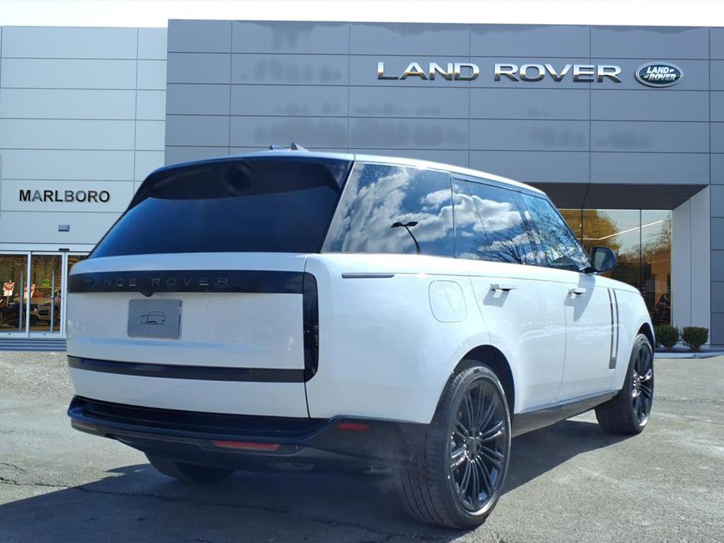 New 2026 Land Rover Range Rover SE image 2