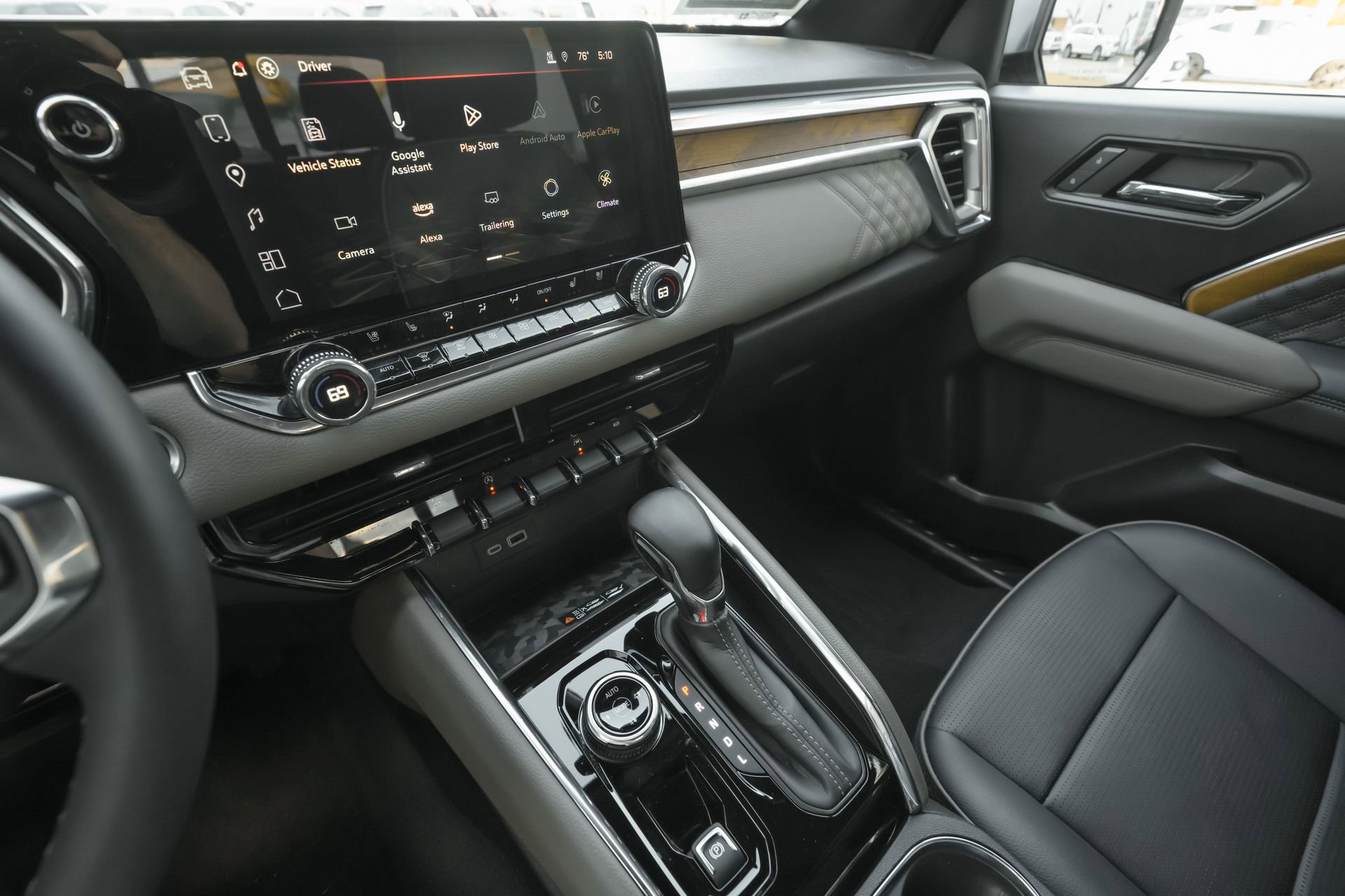 Used 2024 GMC Canyon Denali w/ LPO, Denali Black Edition image 10