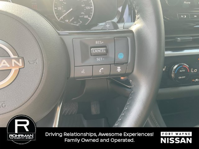 Used 2024 Nissan Pathfinder SL w/ Black Appearance Package AWD/4WD image 25